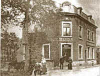 Cafe-de-la-gare.jpg (46435 bytes)
