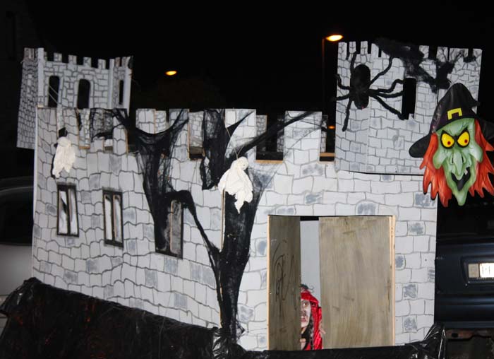 halloween-parade-beez-2009-13